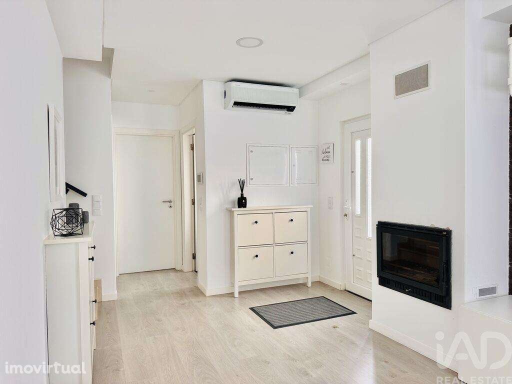 Casa / Villa T4 em Seixal, Arrentela e Aldeia de Paio Pires de 140,00 - Grande imagem: 3/25