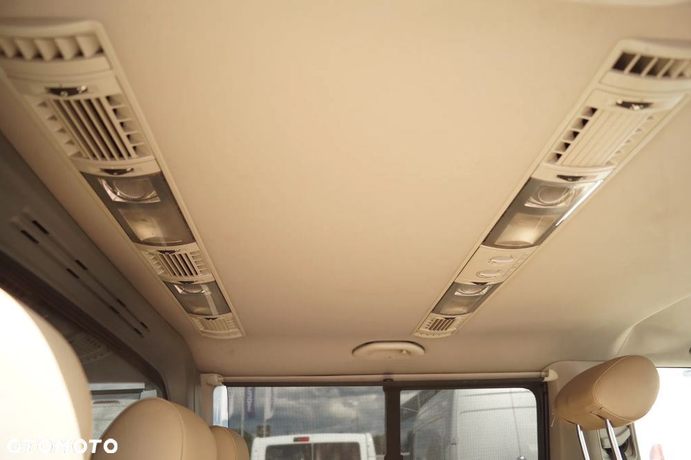 Volkswagen Caravelle - 29