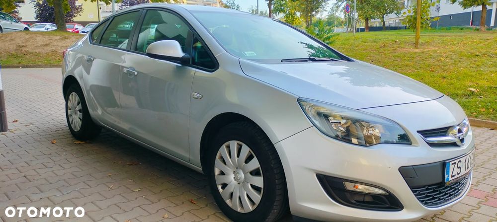 Opel Astra IV 1.6 Cosmo - 14