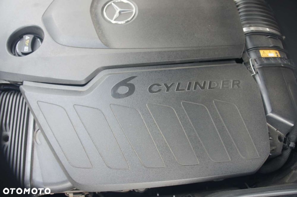 Mercedes-Benz Klasa E - 33