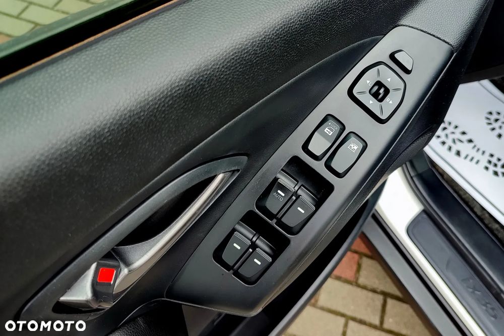 Hyundai ix35 1.7 CRDi 2WD blue Style - 23