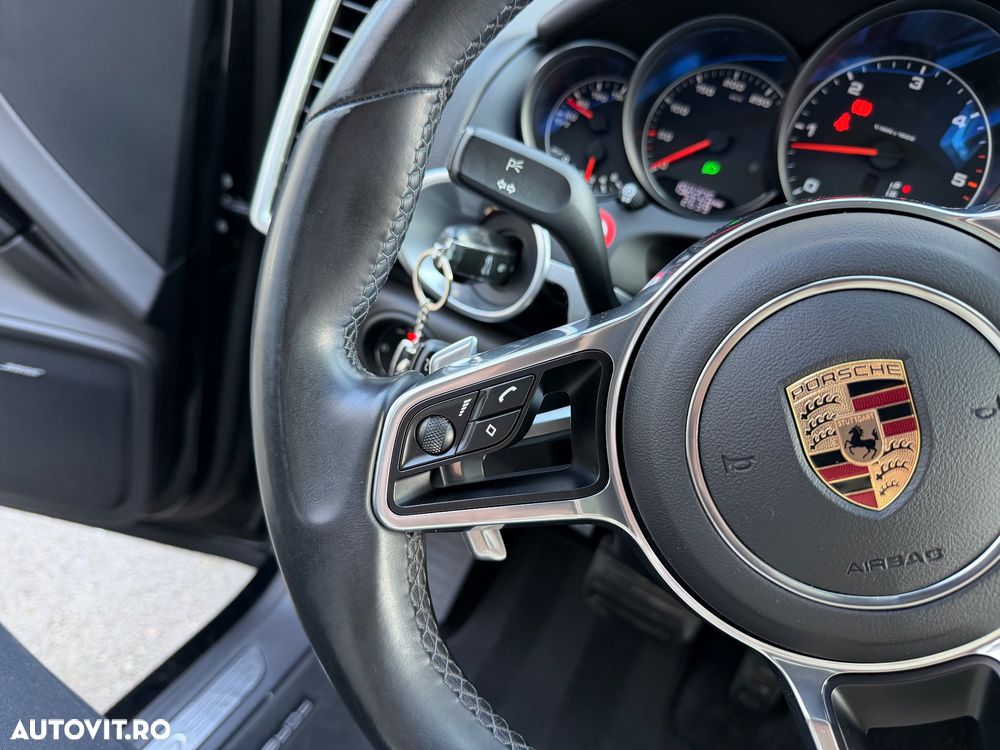 Porsche Cayenne Platinum Edition - 23