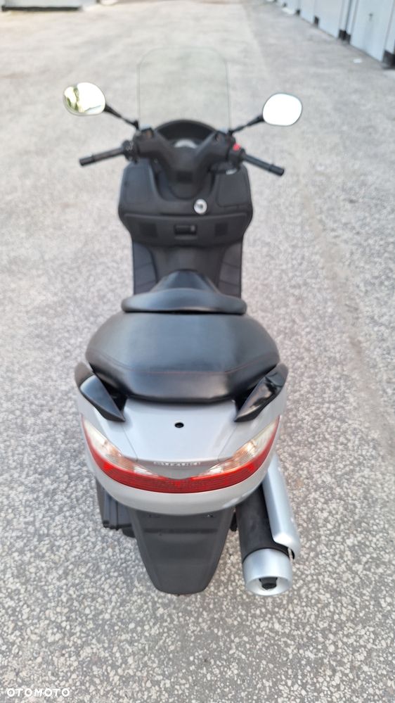 Suzuki Burgman - 11