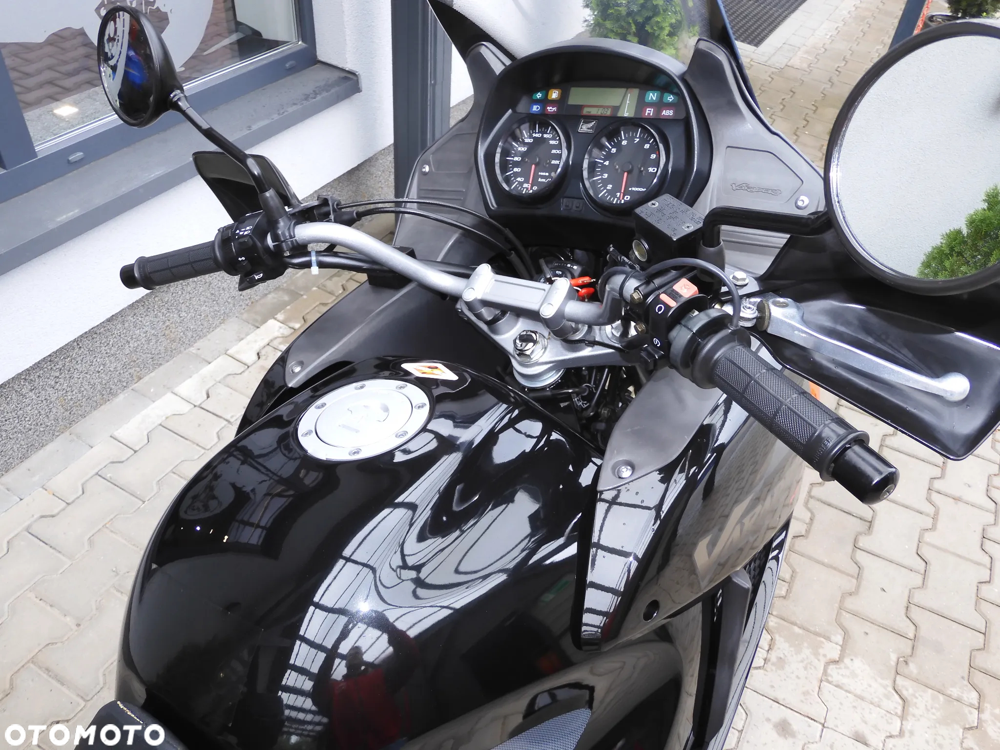 Honda XL - 16