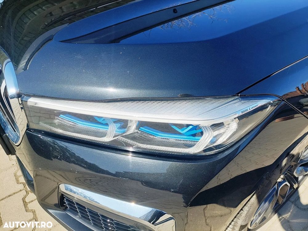 BMW Seria 7 740d xDrive - 29