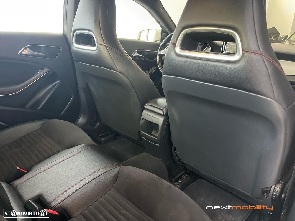Mercedes-Benz CLA 250 7G-DCT AMG Line - 13