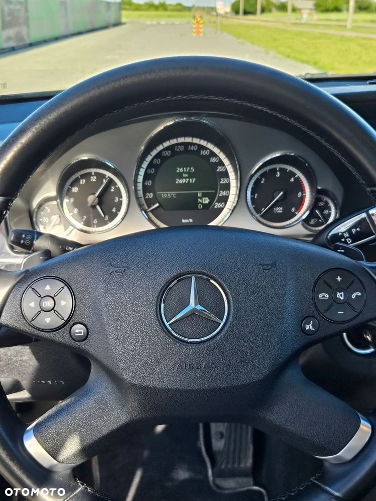 Mercedes-Benz Klasa E 350 CDI 4-Matic - 22