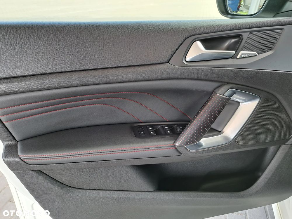 Peugeot 308 1.6 PureTech GPF GT S&S EAT8 - 32