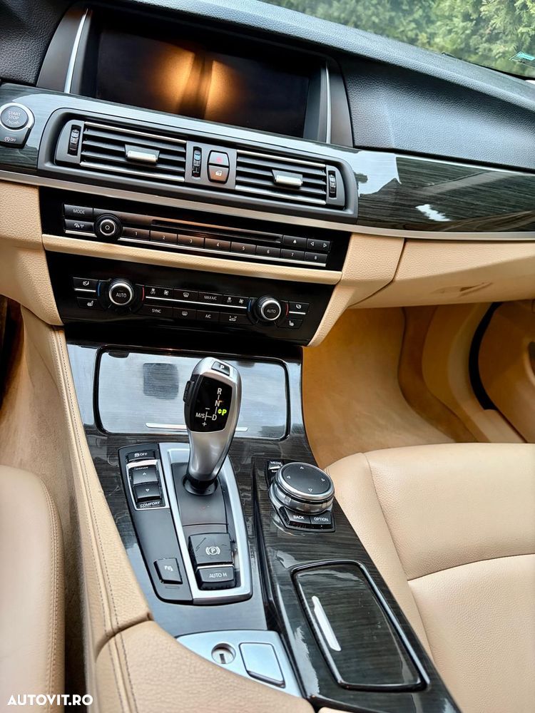 BMW Seria 5 520d Aut. Luxury Line - 7