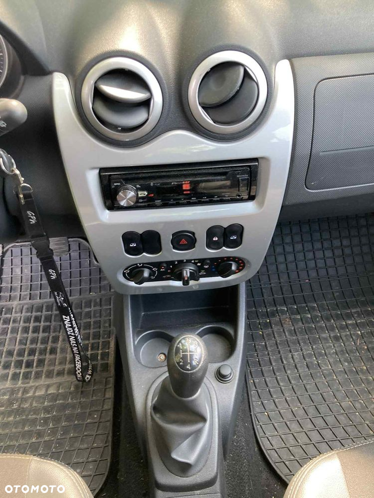Dacia Sandero Stepway 1.6 - 6