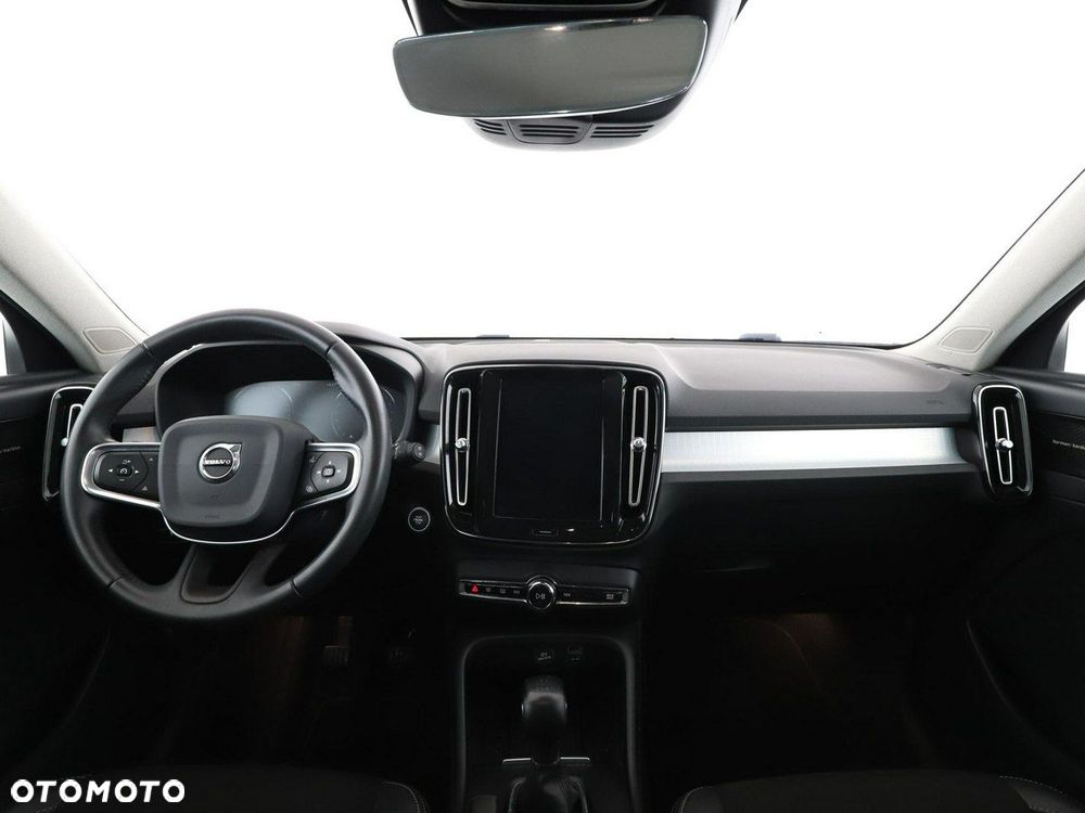 Volvo XC 40 T3 Momentum Pro - 16