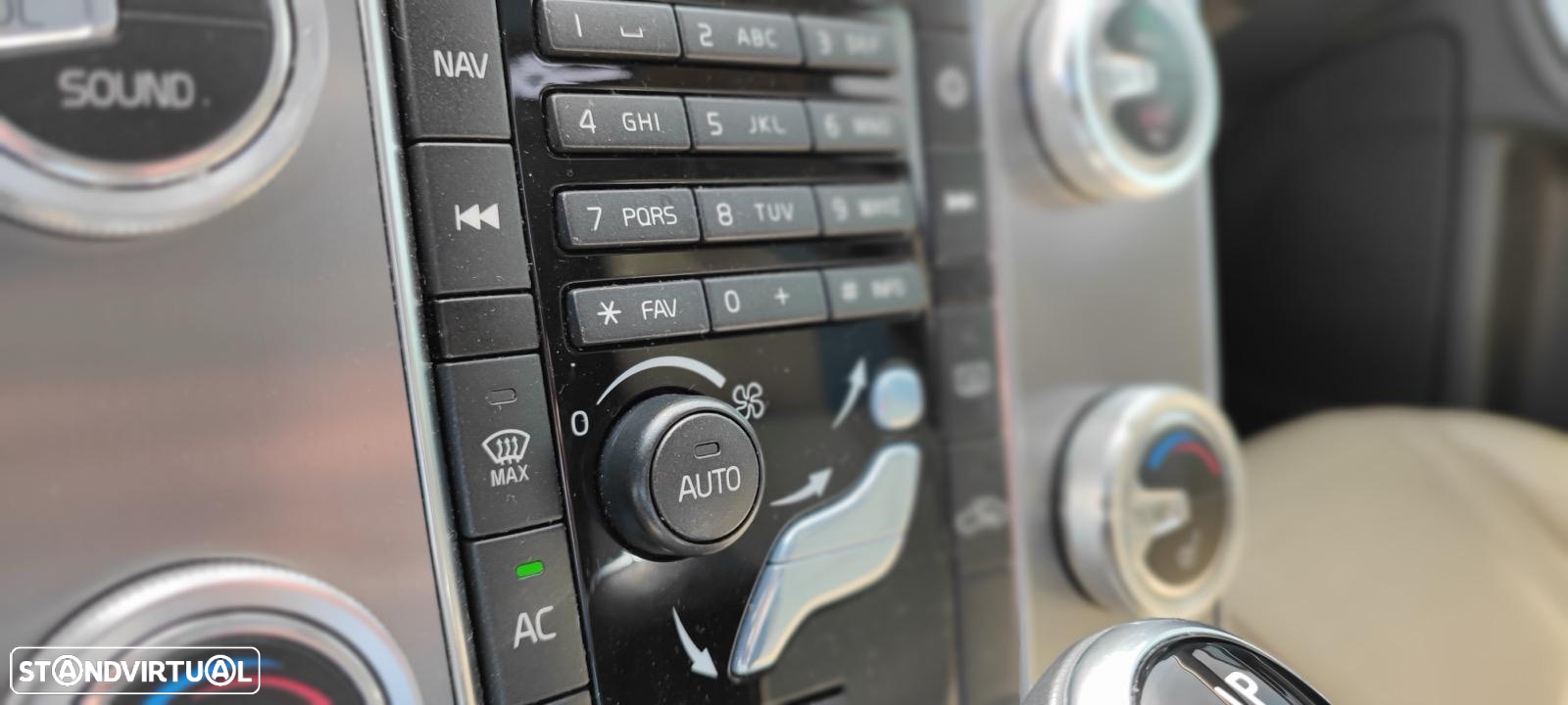 Volvo V60 D6 Plug-In-Hybrid AWD Geartronic Summum - 6