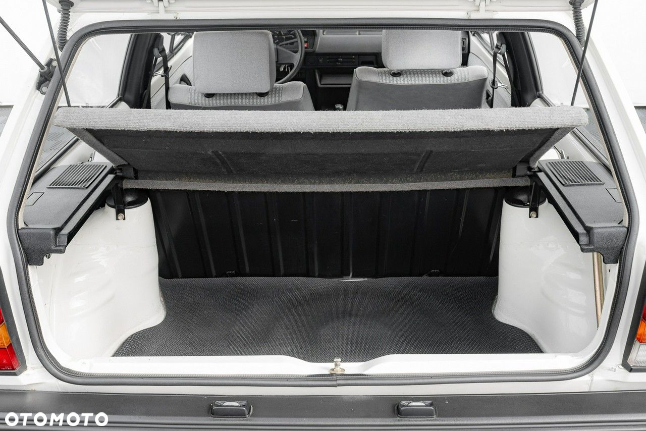 Volkswagen Polo - 23
