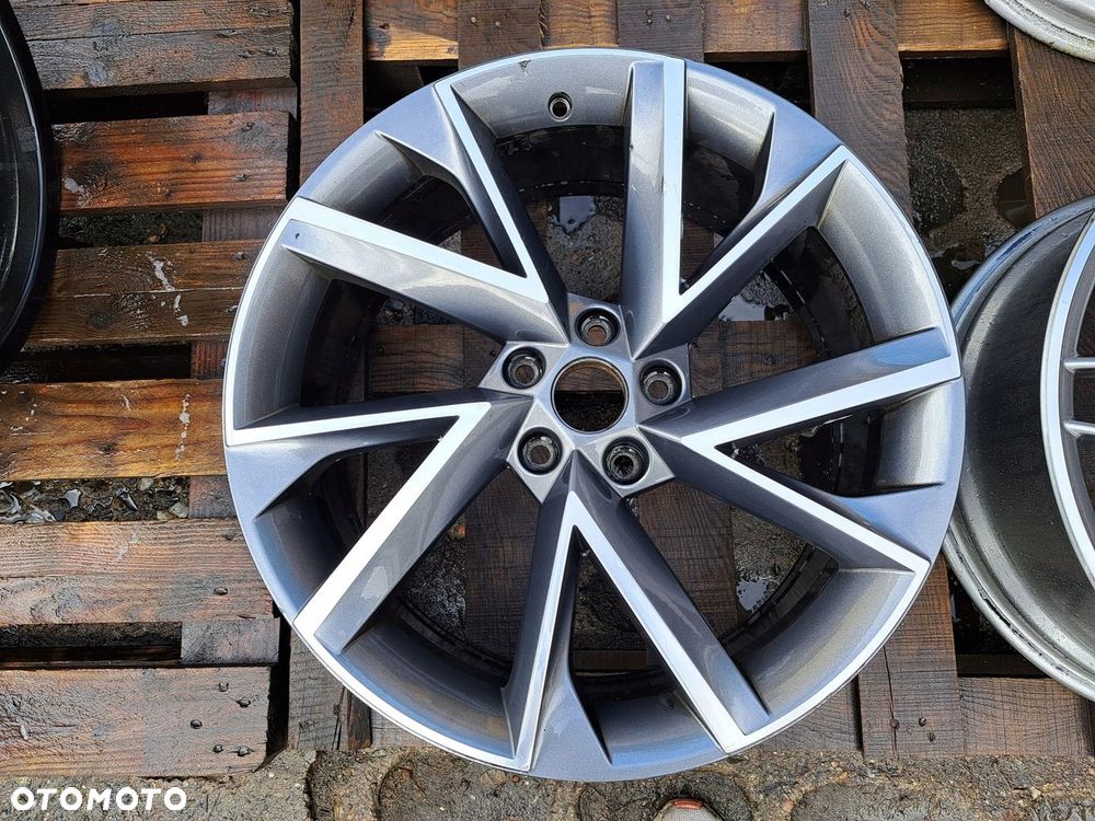 Oryg. Skoda Superb 19 3v0 3v0601025AP 8j et44 4884 - 1