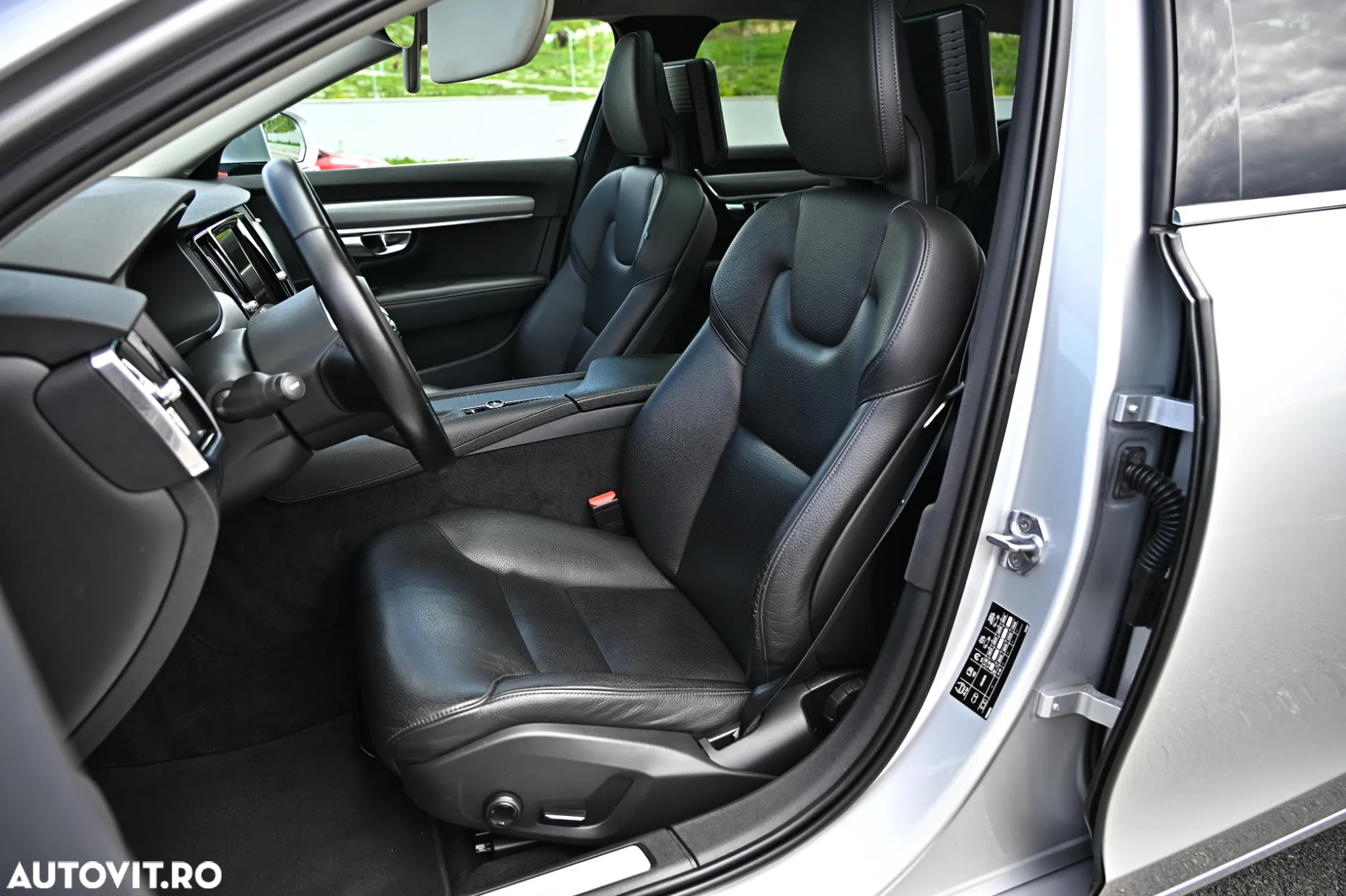 Volvo V90 D5 AWD Geartronic Momentum - 21