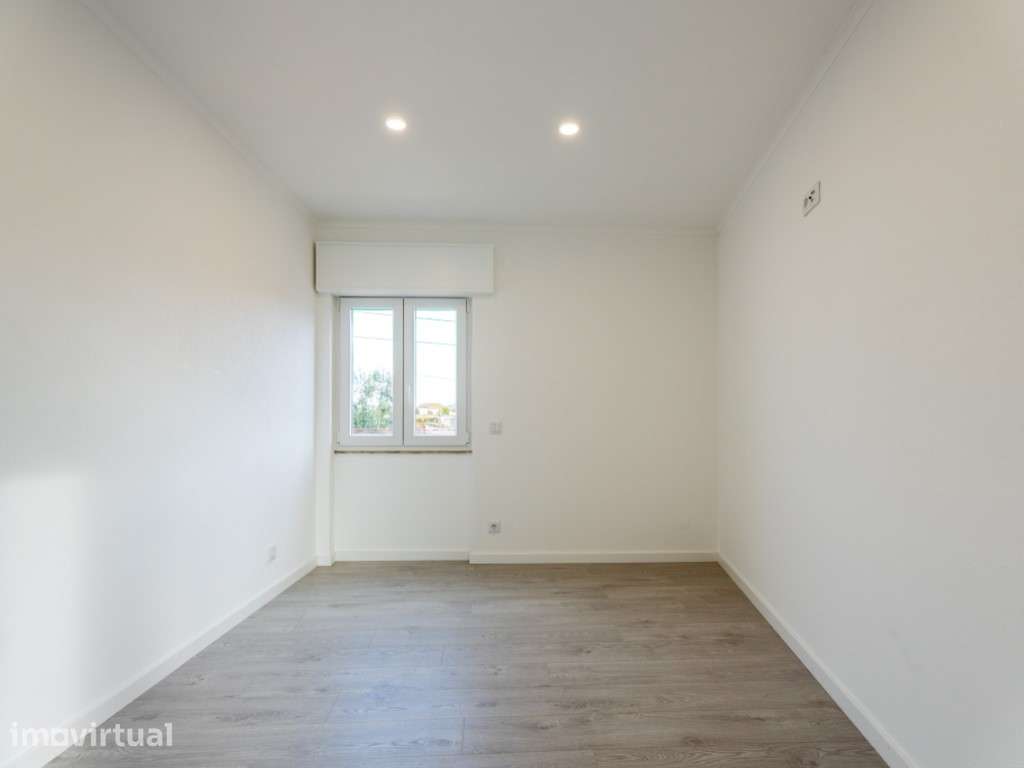 Andar de Moradia T1+1 Totalmente Remodelado | Moita do Norte - Grande imagem: 5/20