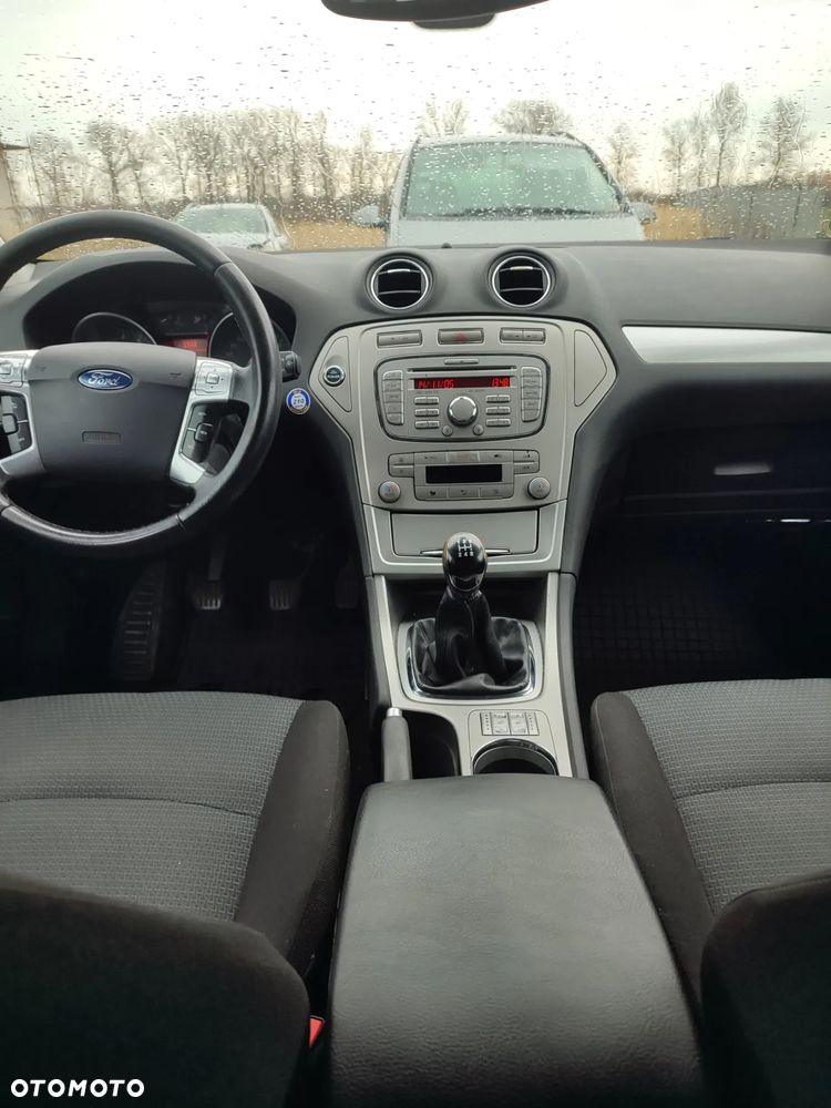 Ford Mondeo 2.0 Trend - 9