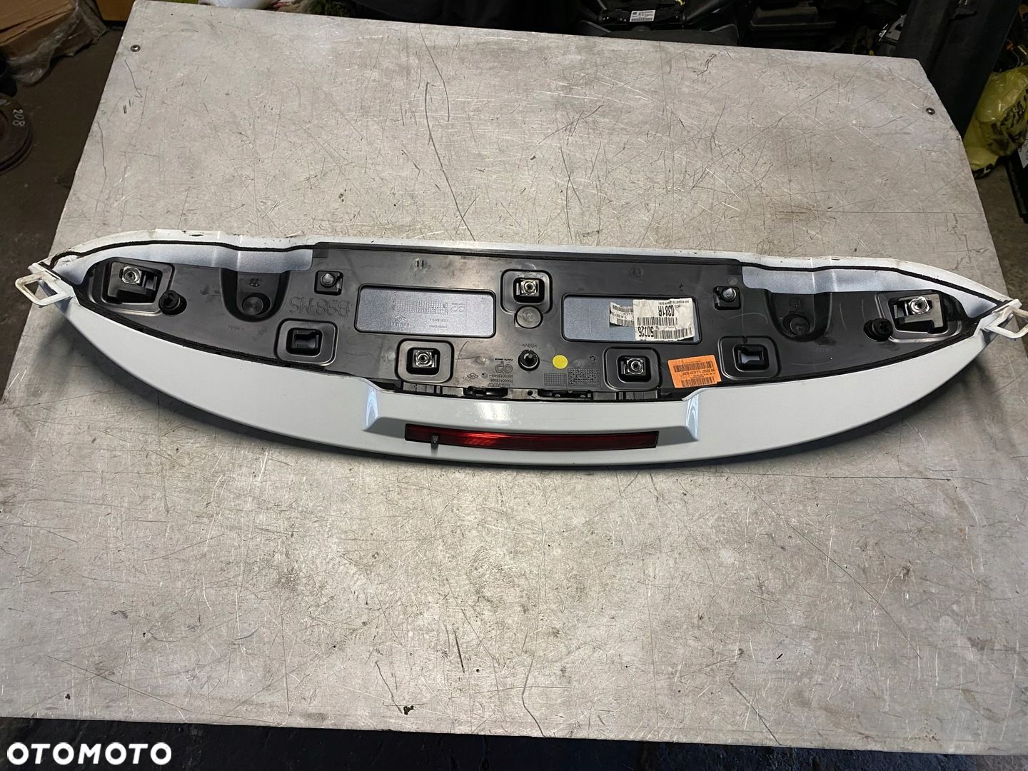 SPOJLER LOTKA BLENDA KLAPY BAGAŻNIKA RENAULT CLIO IV BIAŁY 960307284R - 3