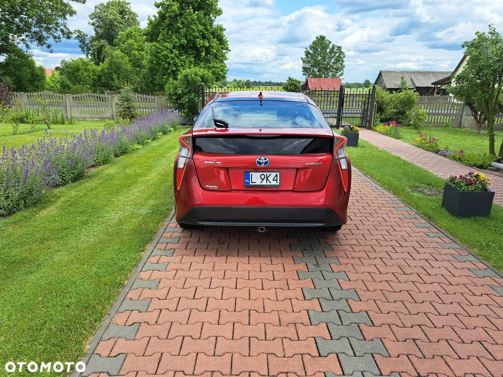 Toyota Prius ver--hybrid- - 4