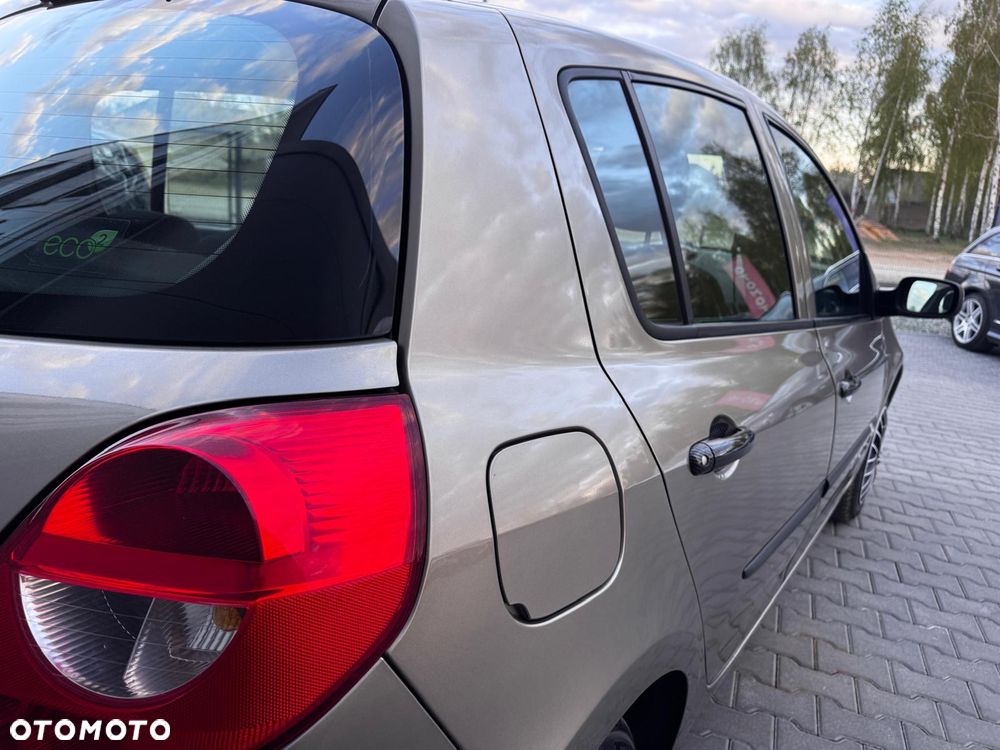 Renault Clio - 9
