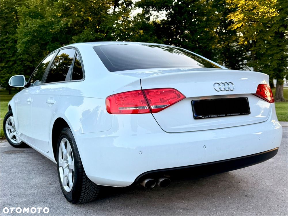 Audi A4 Limousine - 5