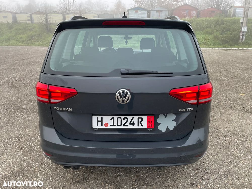 Volkswagen Touran - 4