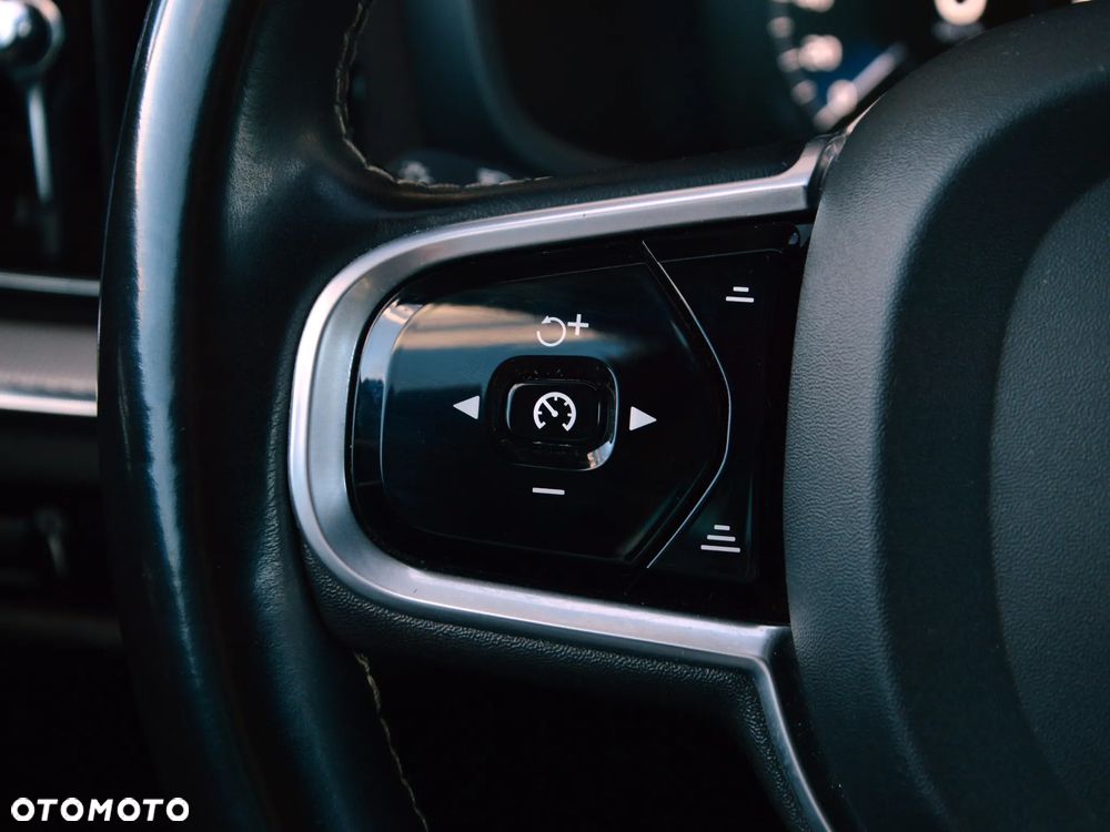 Volvo S60 T4 R-Design - 24