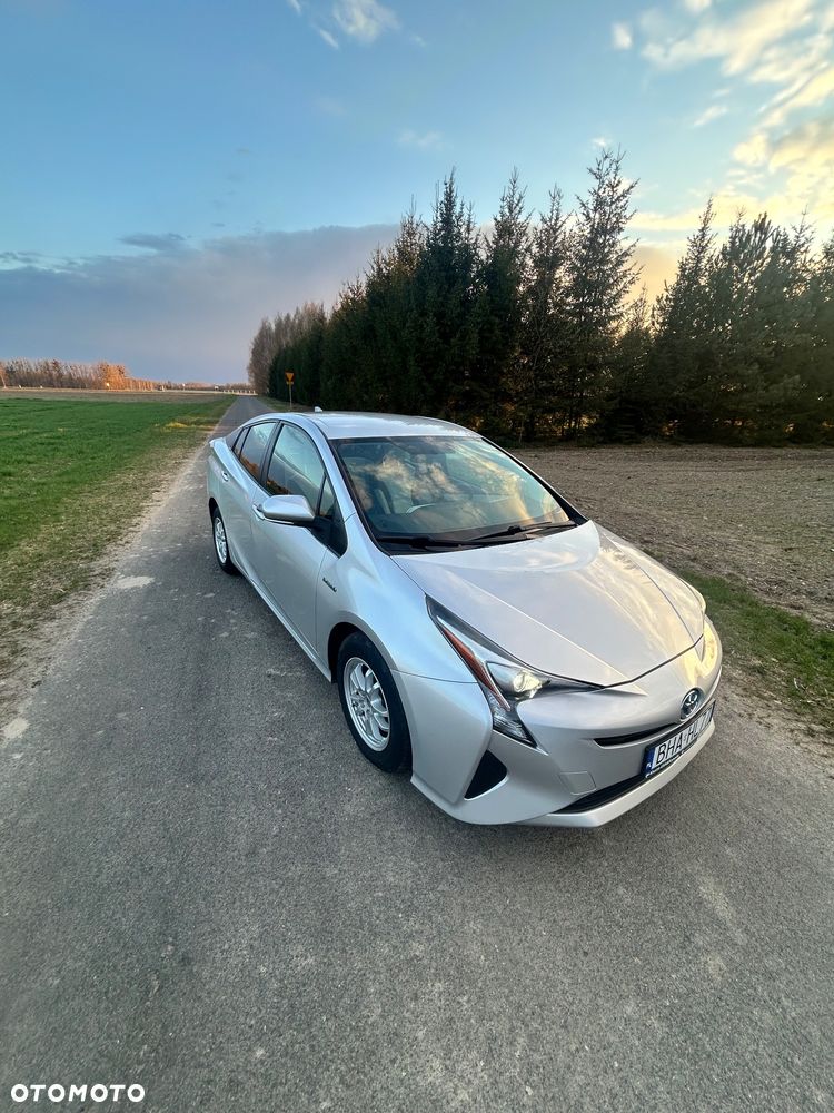 Toyota Prius Hybrid - 6