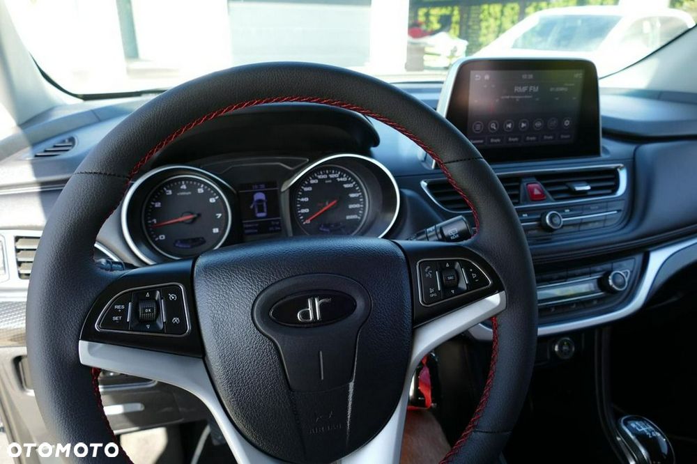 Volkswagen T-Roc - 37