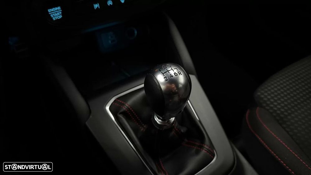 Ford Focus 1.0 EcoBoost MHEV ST-Line - 23