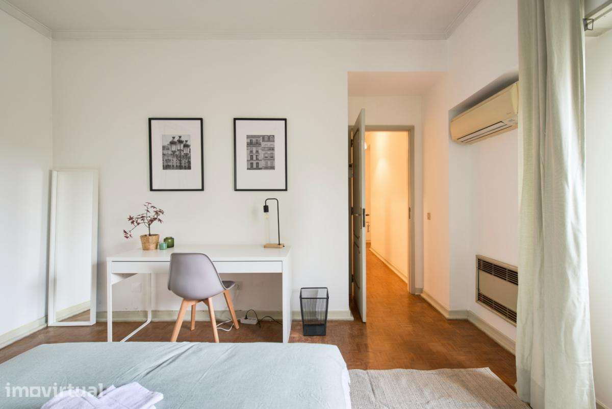 Quarto - localizado em Roma-Areeiro Lisbon - Grande imagem: 5/55