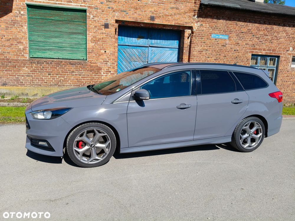 Ford Focus 2.0 EcoBoost ST mit Leder-Exclusiv-Paket - 3