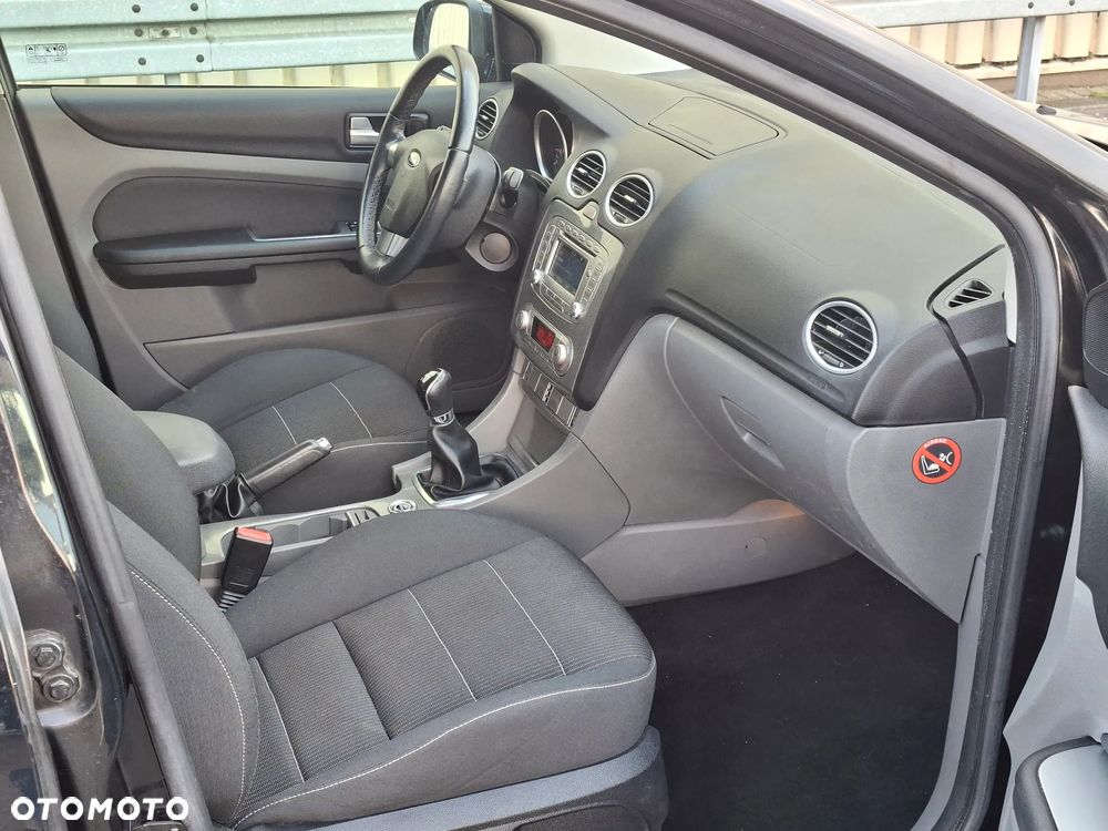 Ford Focus 2.0 16V Titanium - 25