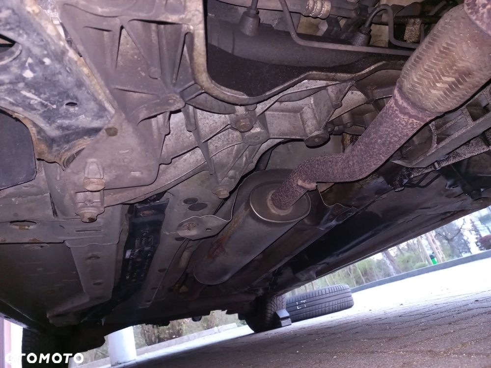 Fiat Linea 1.4 T-Jet 16V Dynamic - 24