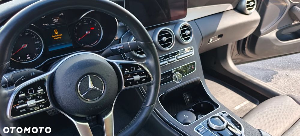 Mercedes-Benz Klasa C 300 4MATIC 9G-TRONIC - 35