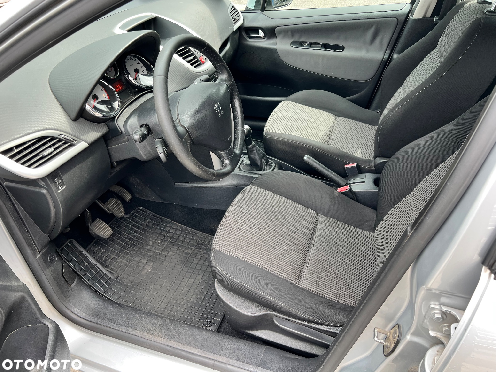 Peugeot 207 1.6 HDi Active - 9