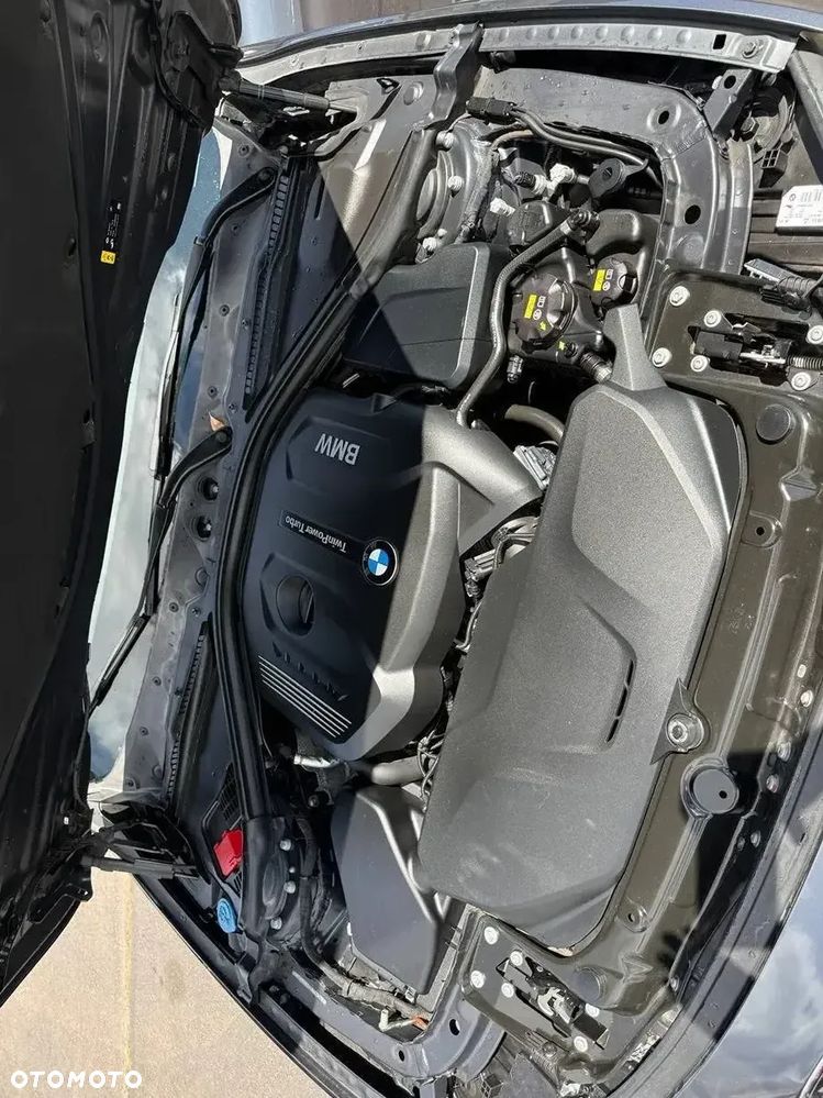 BMW Seria 3 330i xDrive - 34