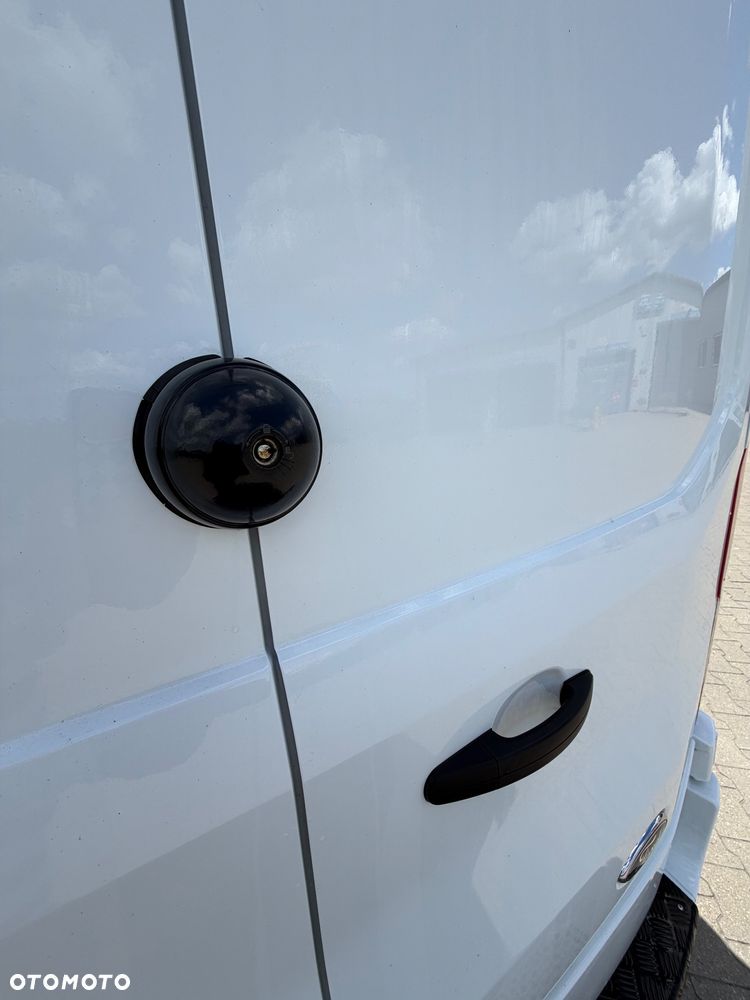 Ford Transit - 13