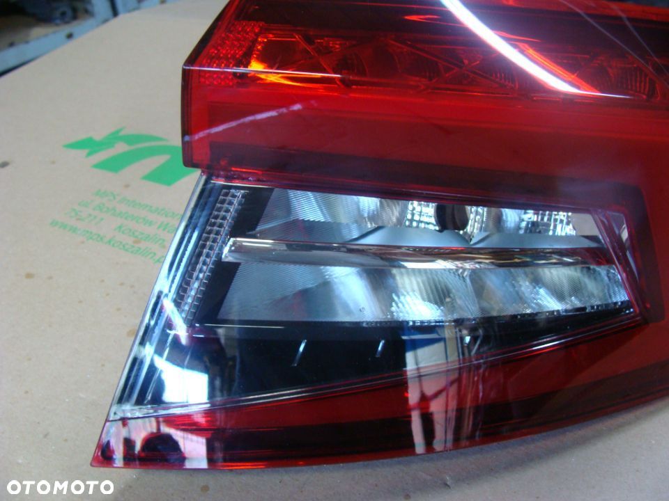 Lampa tylna tył prawa SKODA KAROQ 17- LED 57A945208 - 2