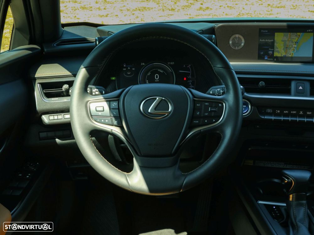 Lexus UX 250h Premium - 11