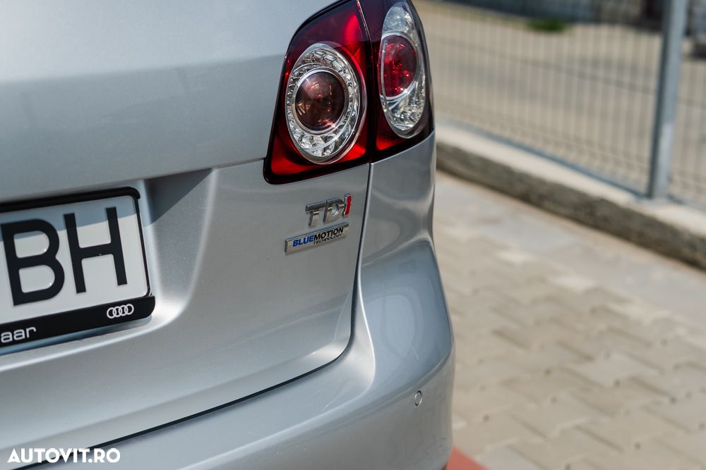 Volkswagen Golf Plus 1.6 TDI DPF MATCH - 19