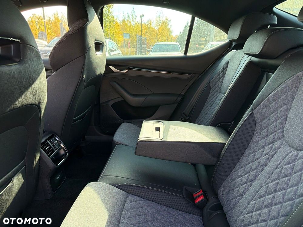 Skoda Octavia 1.5 TSI mHEV Sportline DSG - 24
