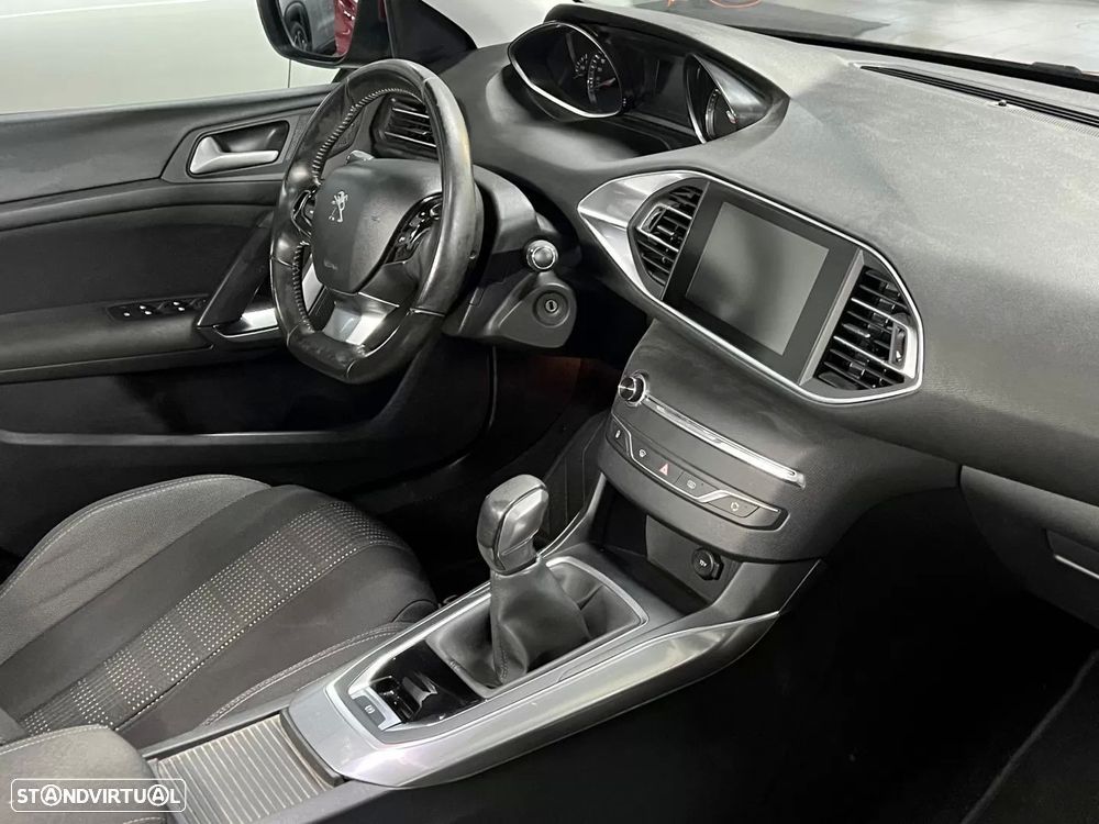 Peugeot 308 1.2 PureTech Active J17 - 12