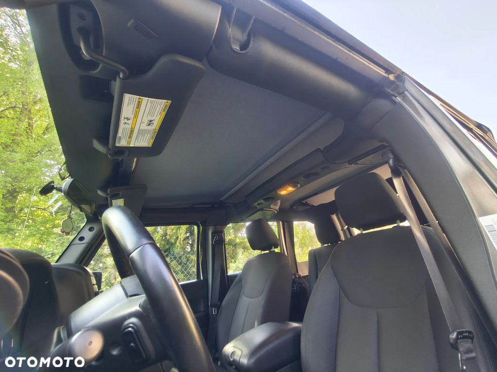 Jeep Wrangler - 21