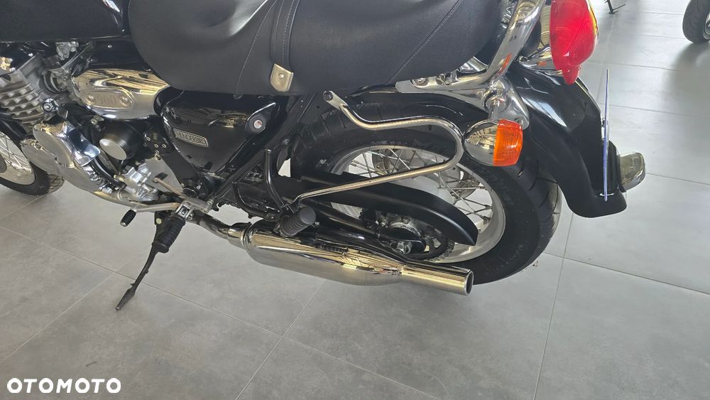 Triumph Thunderbird - 12