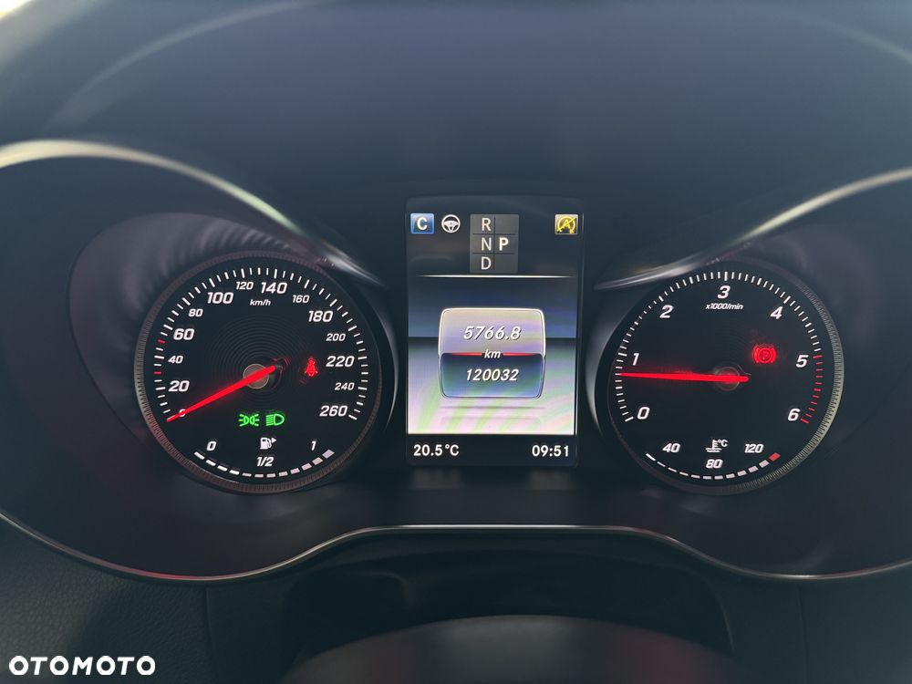 Mercedes-Benz GLC 250 d 4Matic 9G-TRONIC AMG Line - 25