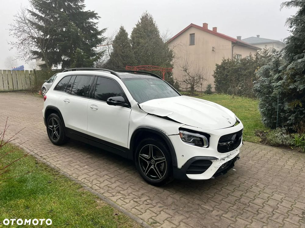 Mercedes-Benz GLB 250 8G-DCT AMG Line - 1