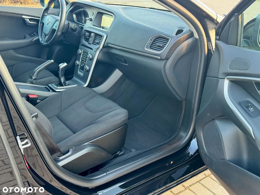 Volvo V40 D2 Momentum - 10