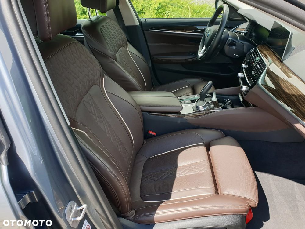 BMW Seria 5 530e iPerformance xDrive Luxury Line - 19