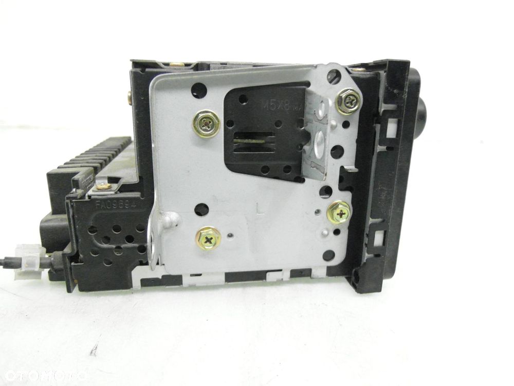 RADIO TOYOTA RAV 4 II 8612042130 CQTT3370A - 2
